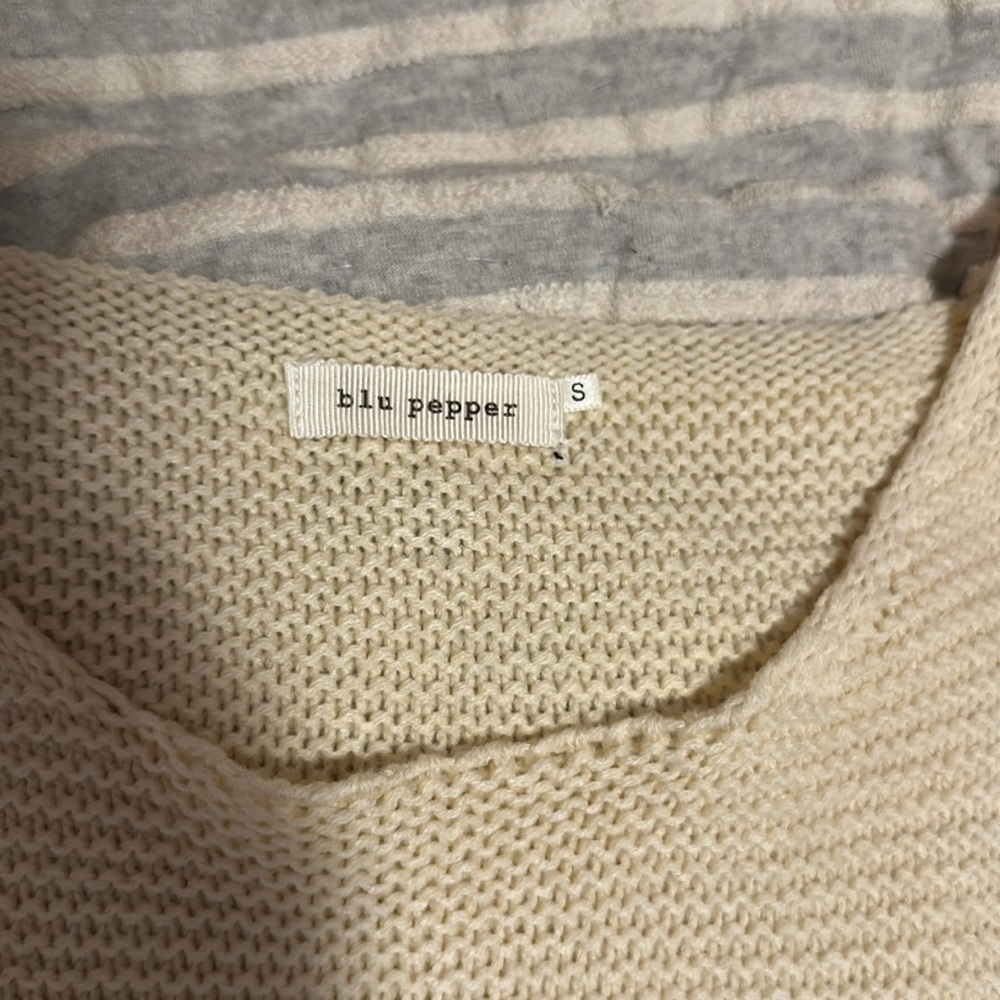 Sweater - Picture 3 of 4